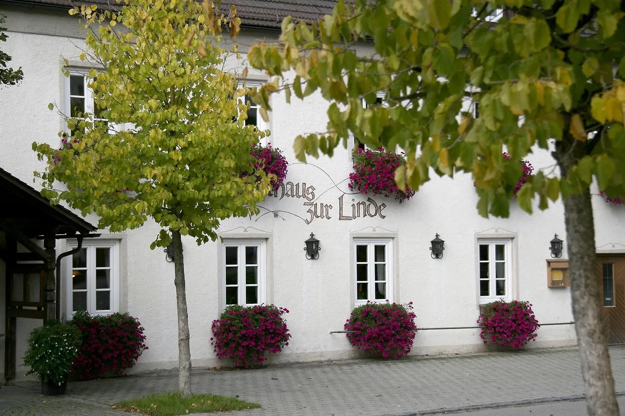 Hohenpolding Gasthaus Zur Linde酒店