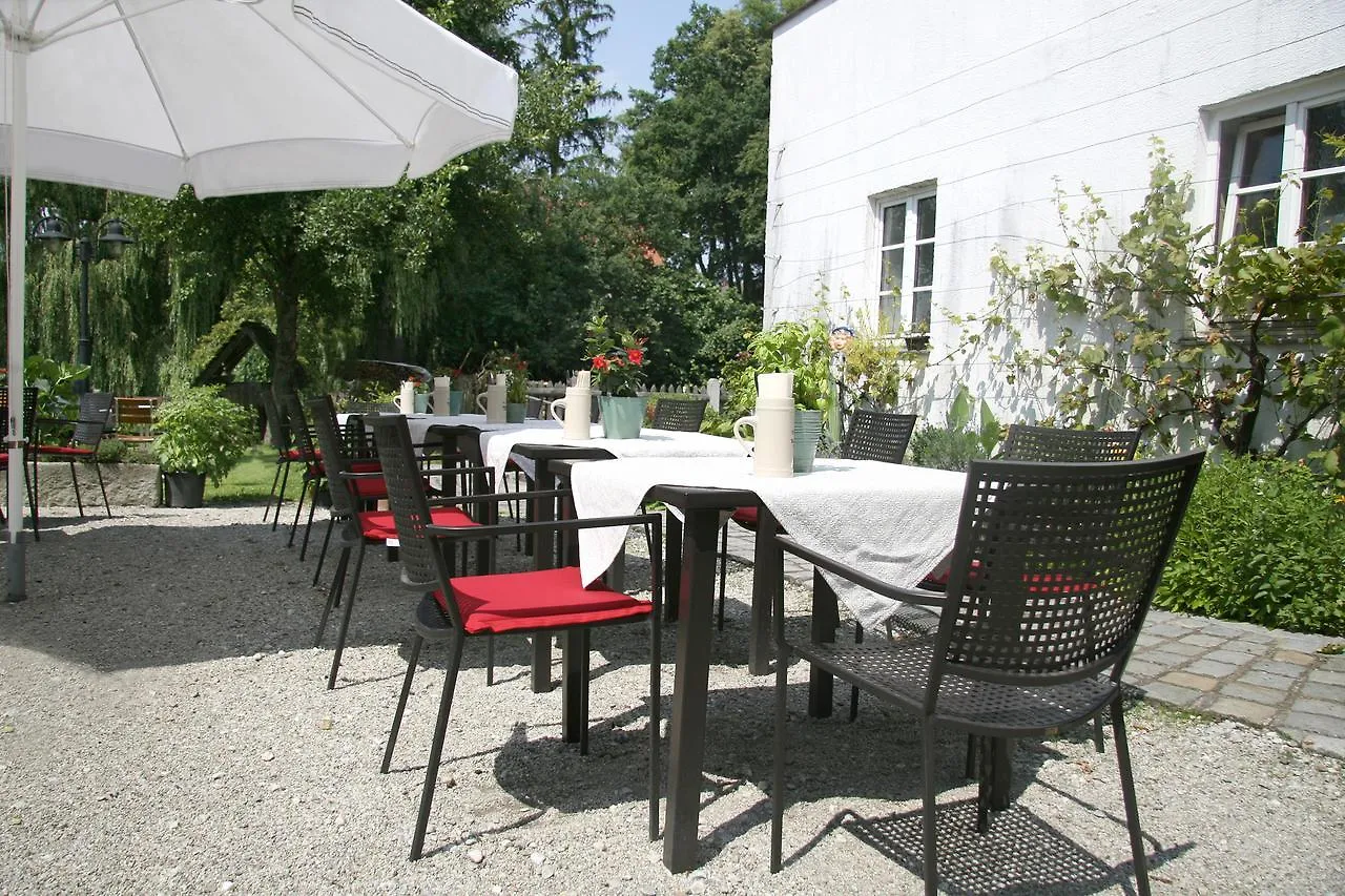 Gasthaus Zur Linde Hotel Hohenpolding